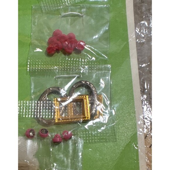 Barbie Vintage Stitch N Style Sewing Kit - Picture 7 of 9